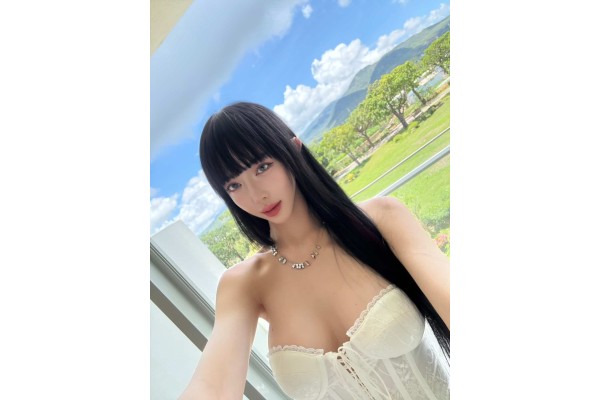 얼굴 비율이 예뻐 보여요 ♥