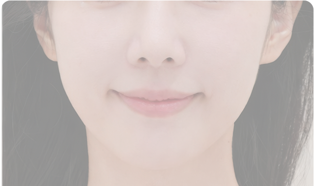 보다 균형 있게 정리된 눈썹 라인